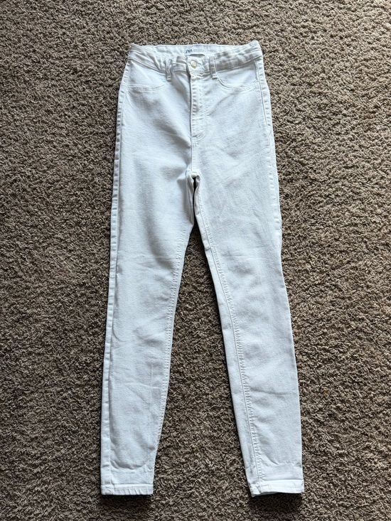 Zara Denim - Zara White High-Rise Jeans with Silver-Gold Button